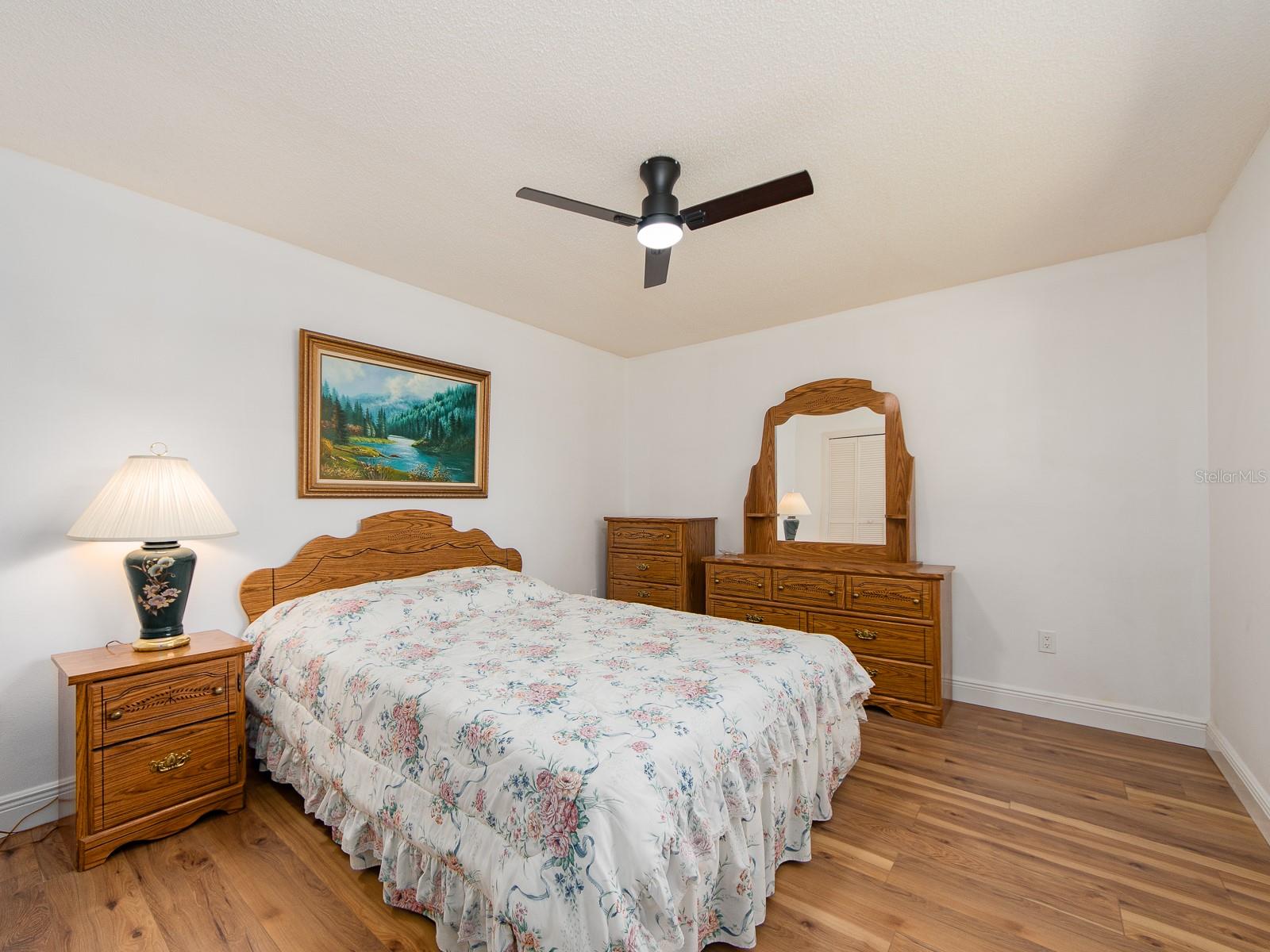 COUNTRY WOODS - Residential