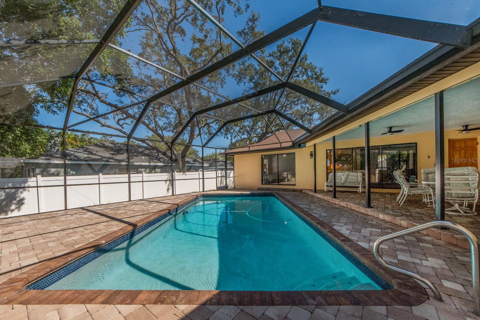 COUNTRY WOODS - Residential