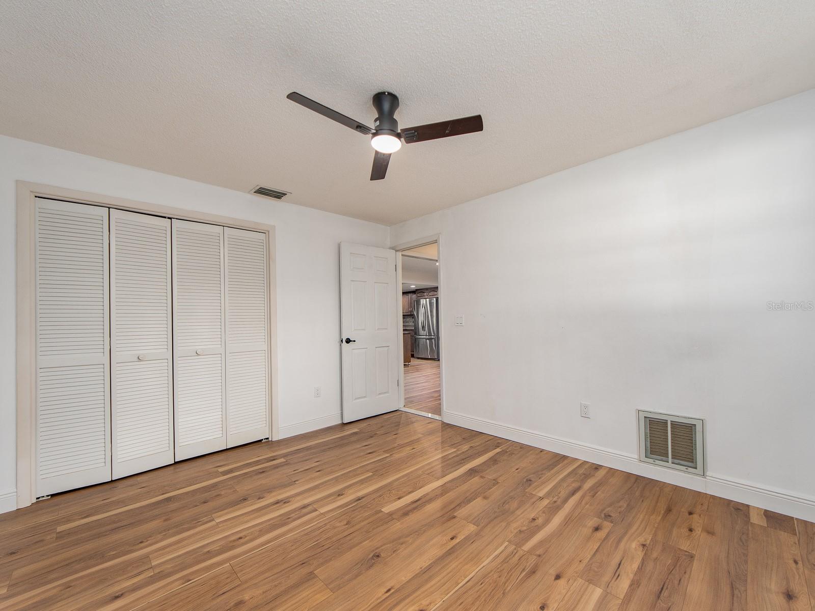 COUNTRY WOODS - Residential