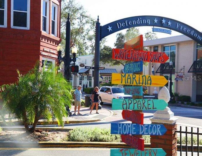 COUNTRY WOODS - Residential