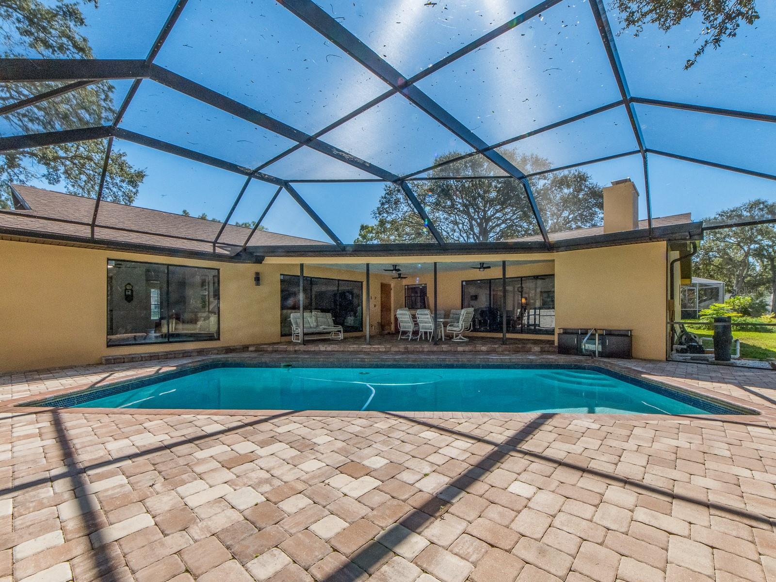 COUNTRY WOODS - Residential