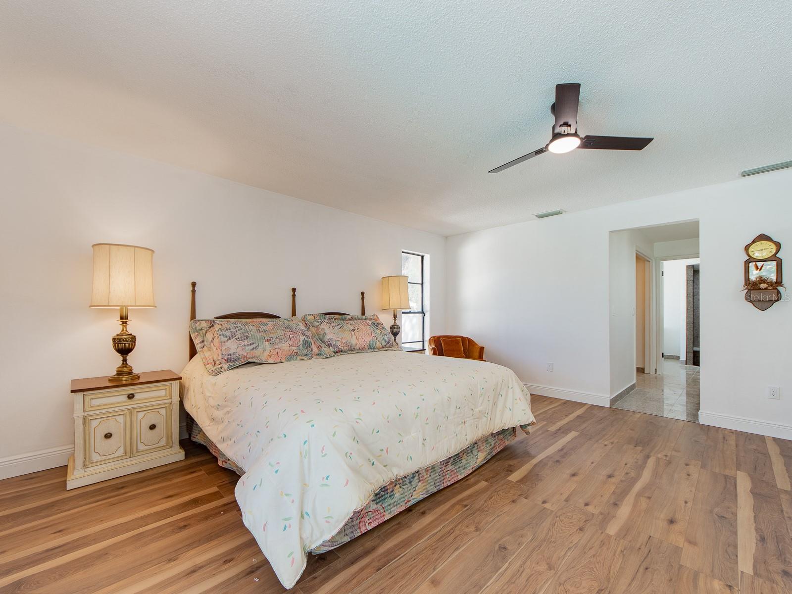 COUNTRY WOODS - Residential