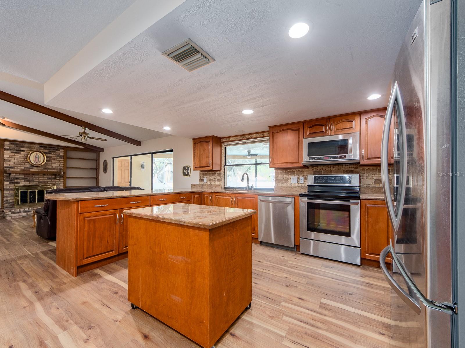 COUNTRY WOODS - Residential