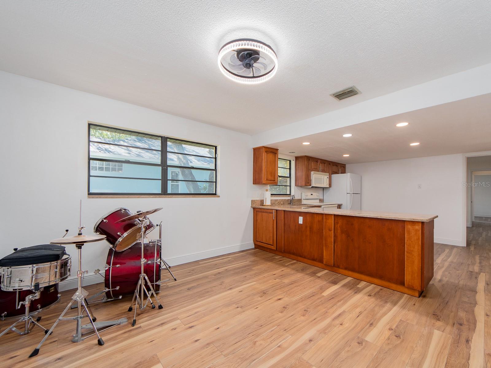 COUNTRY WOODS - Residential