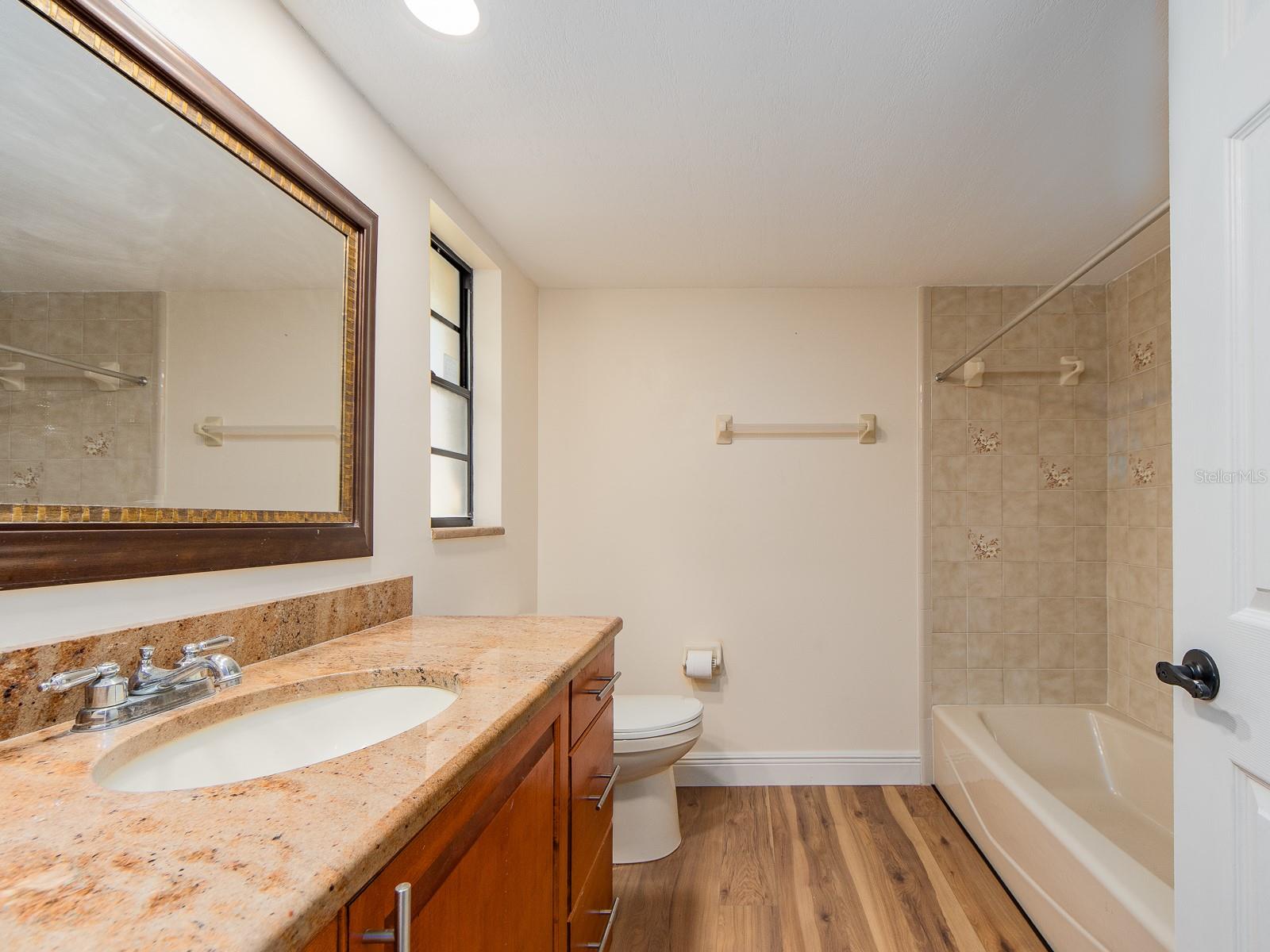 COUNTRY WOODS - Residential