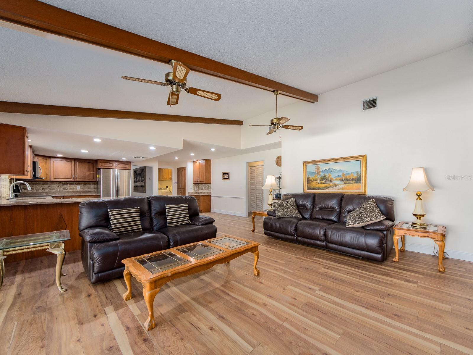 COUNTRY WOODS - Residential