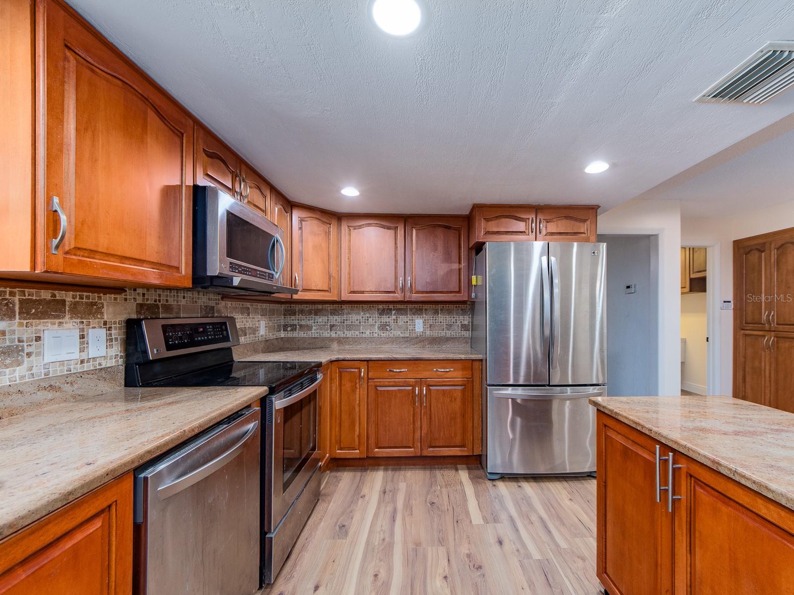 COUNTRY WOODS - Residential