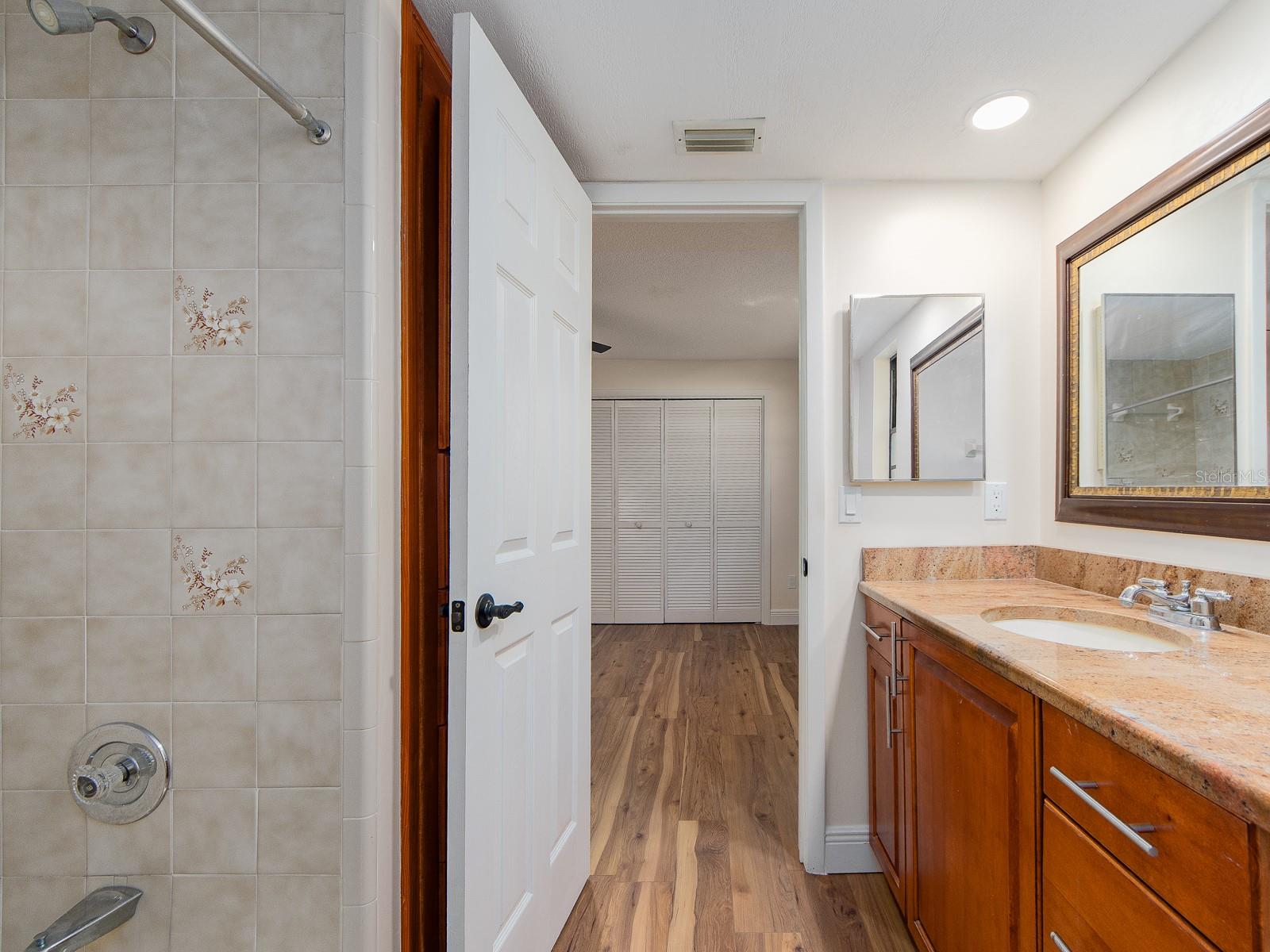 COUNTRY WOODS - Residential