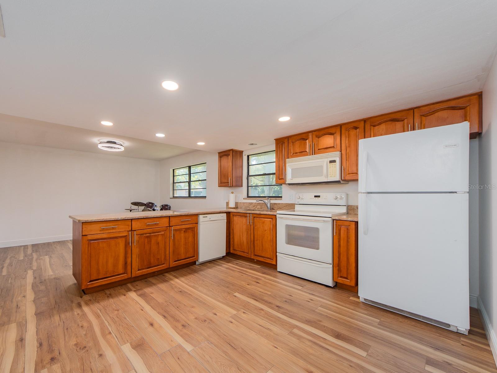 COUNTRY WOODS - Residential