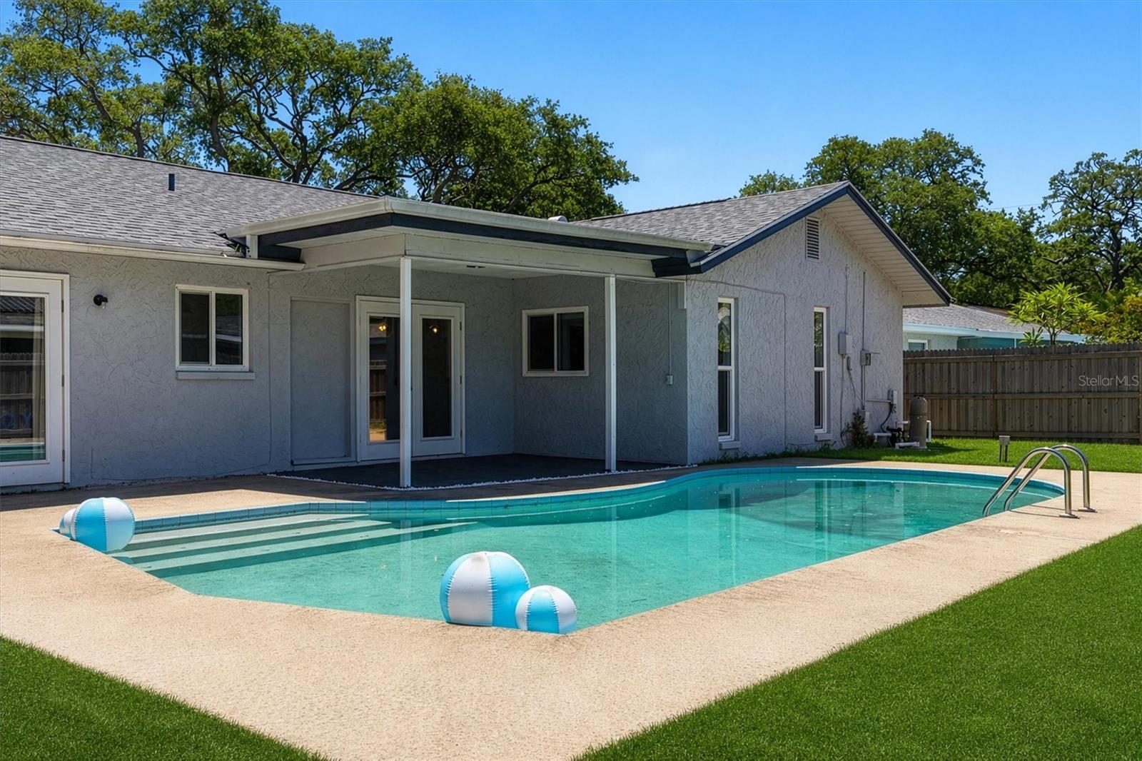 AVON RIDGE - Residential