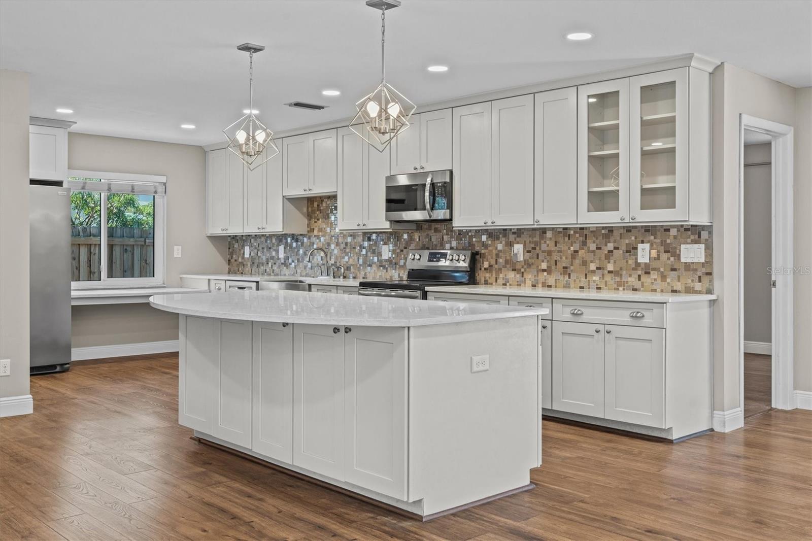 AVON RIDGE - Residential