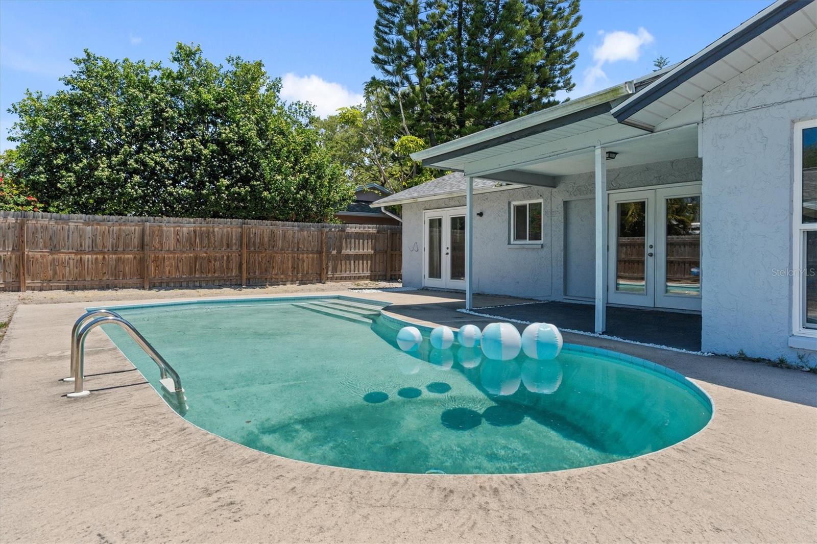 AVON RIDGE - Residential