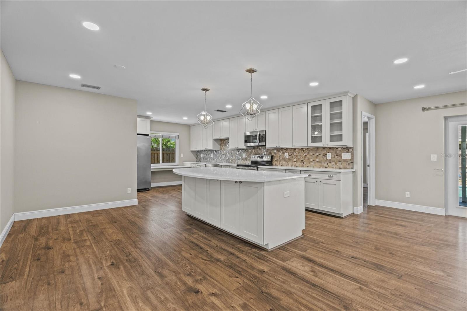 AVON RIDGE - Residential
