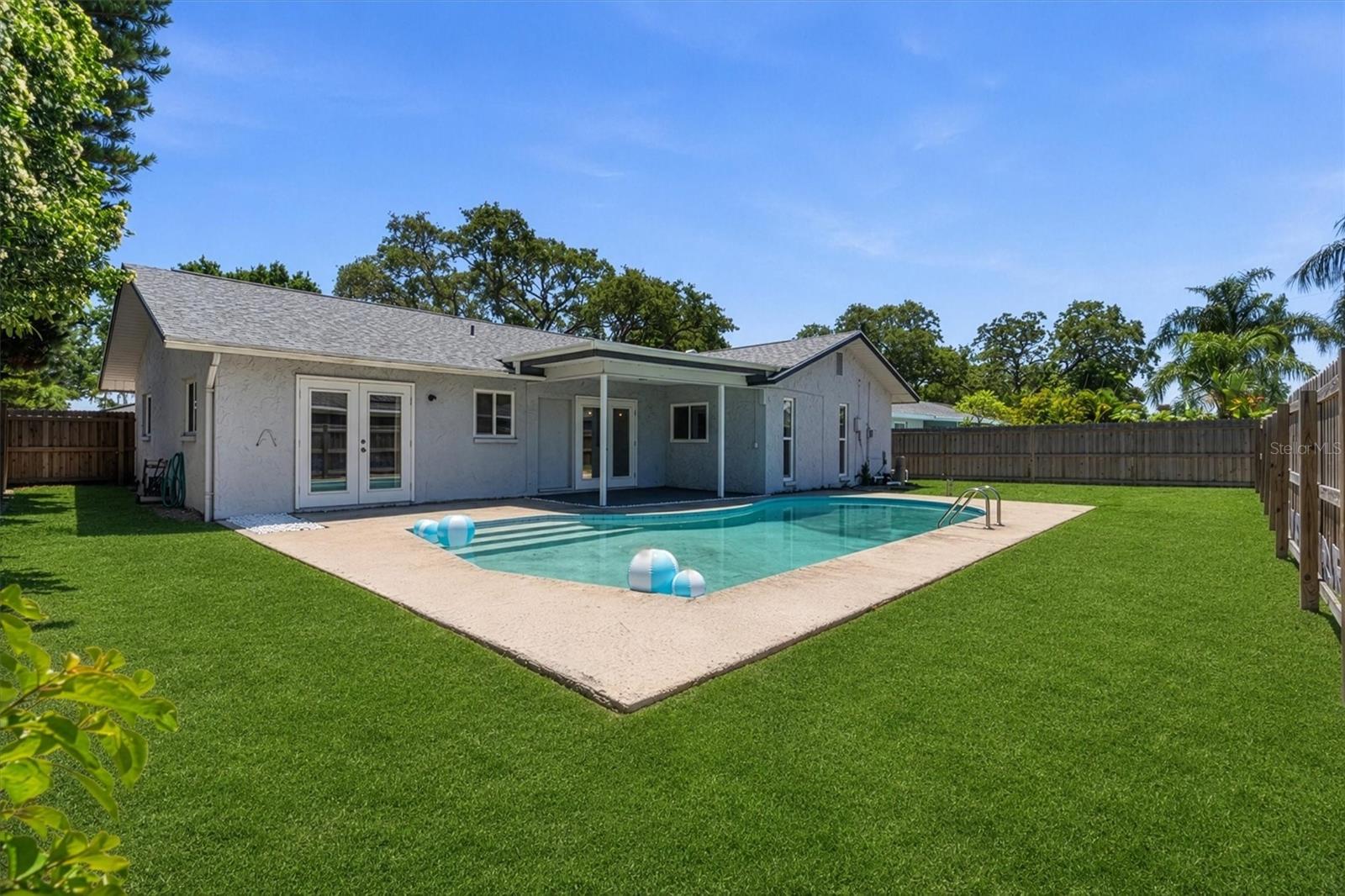 AVON RIDGE - Residential