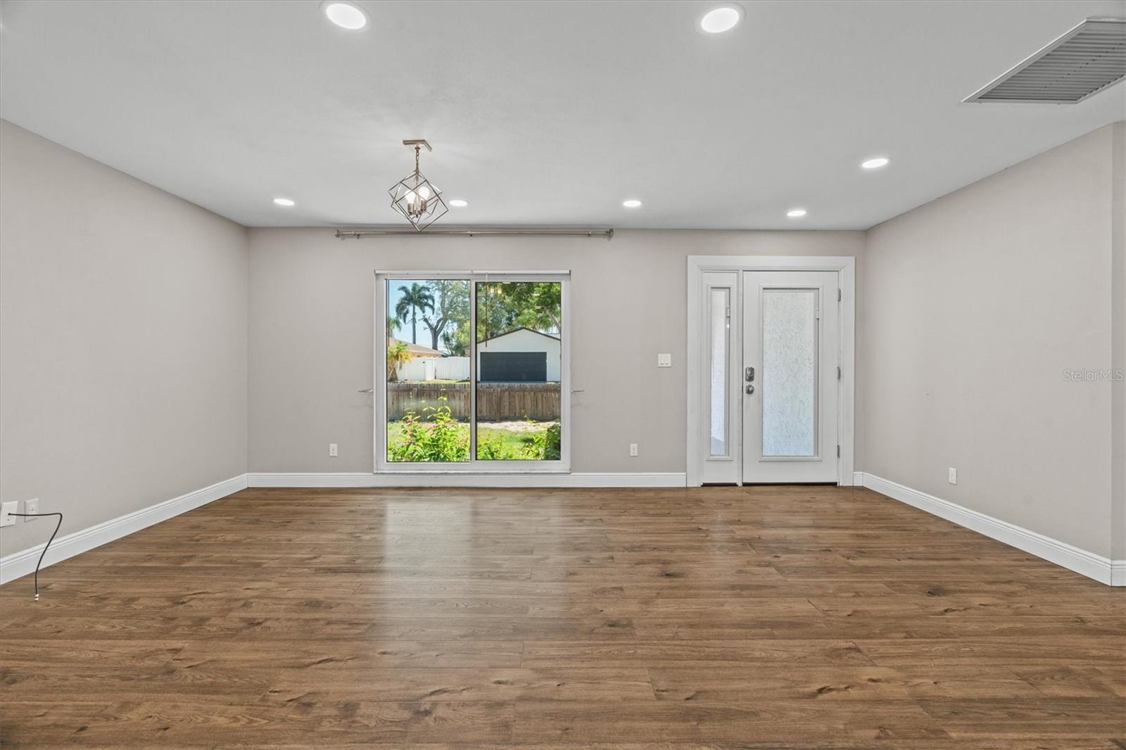 AVON RIDGE - Residential