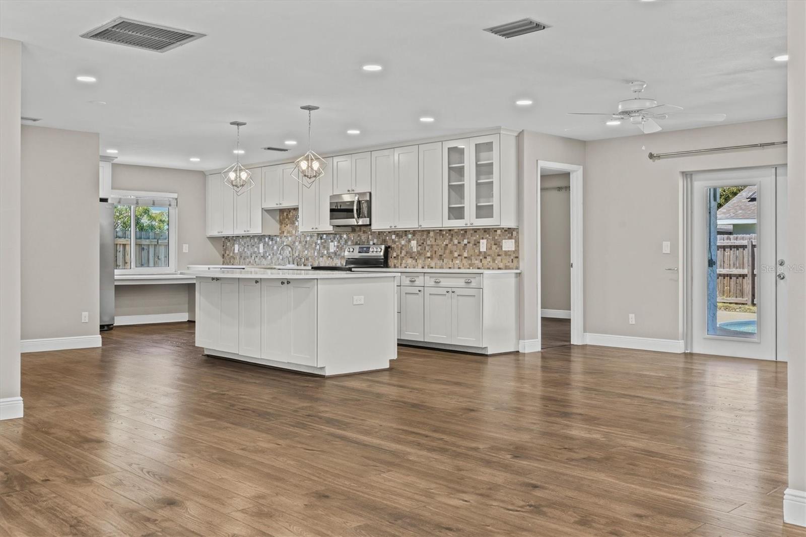 AVON RIDGE - Residential