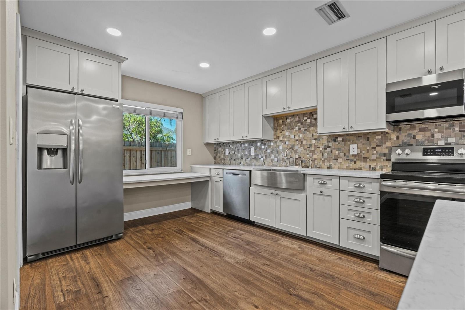 AVON RIDGE - Residential