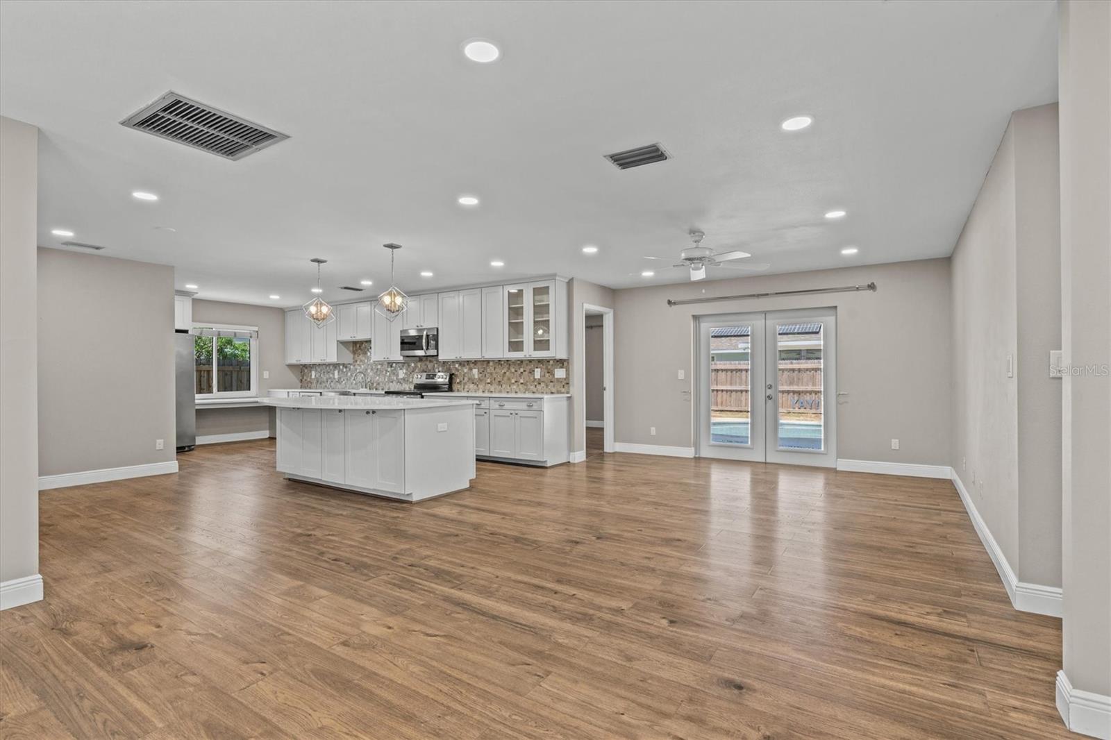 AVON RIDGE - Residential