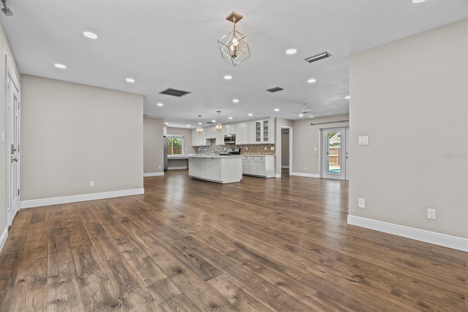 AVON RIDGE - Residential