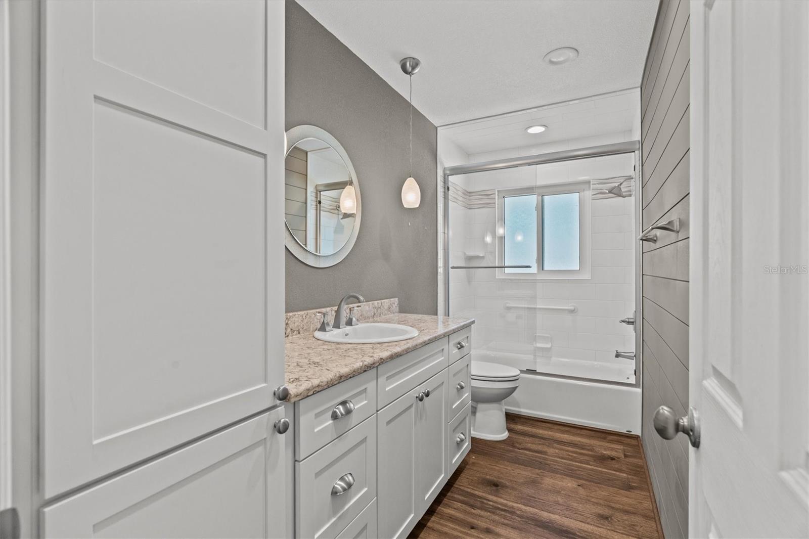 AVON RIDGE - Residential