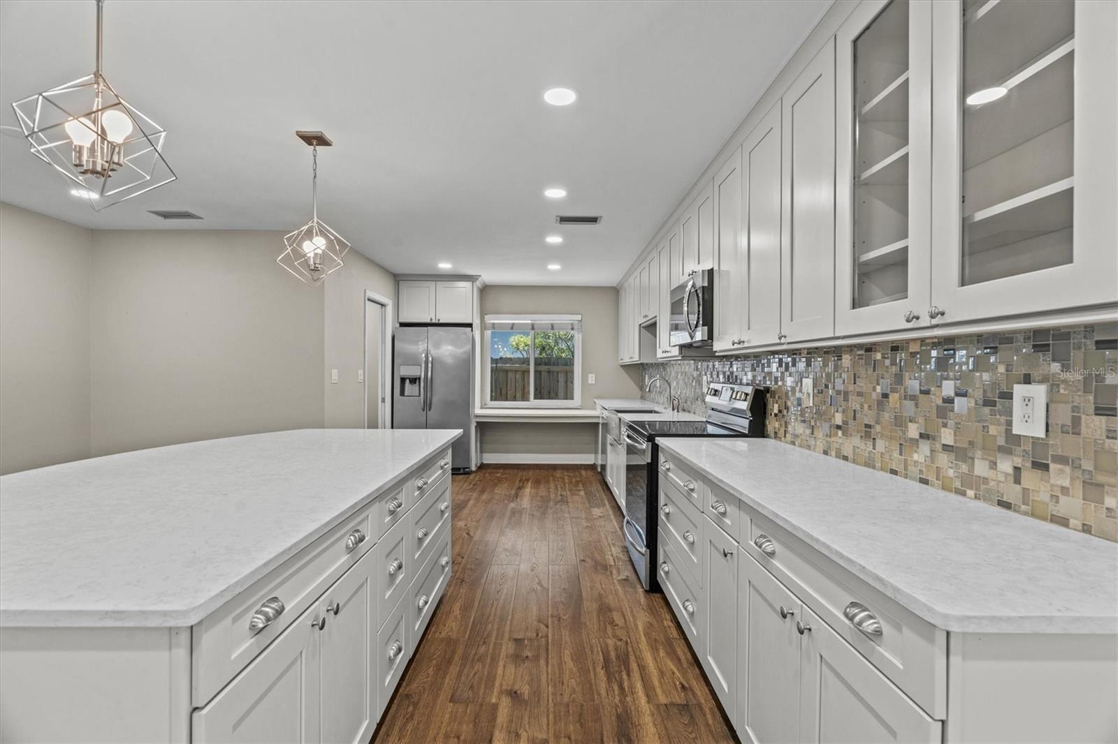 AVON RIDGE - Residential