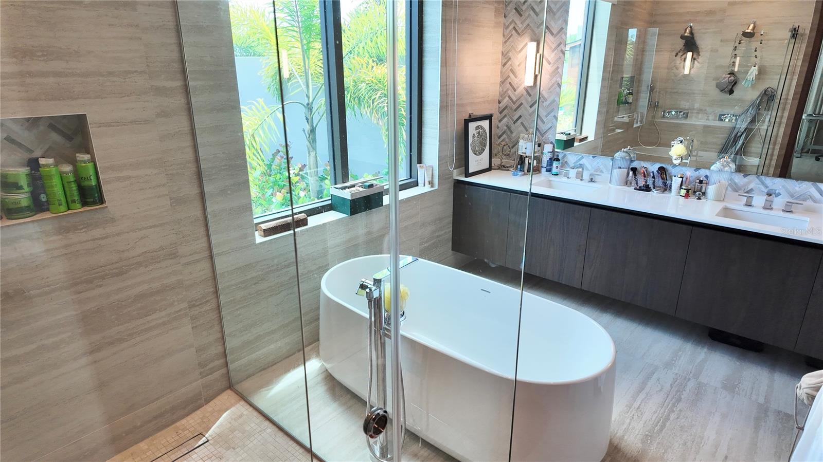 THE ISLES - Residential