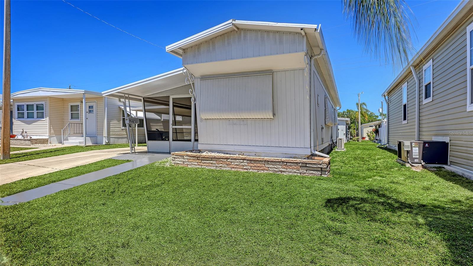 208 SOUTHWINDS DRIVE