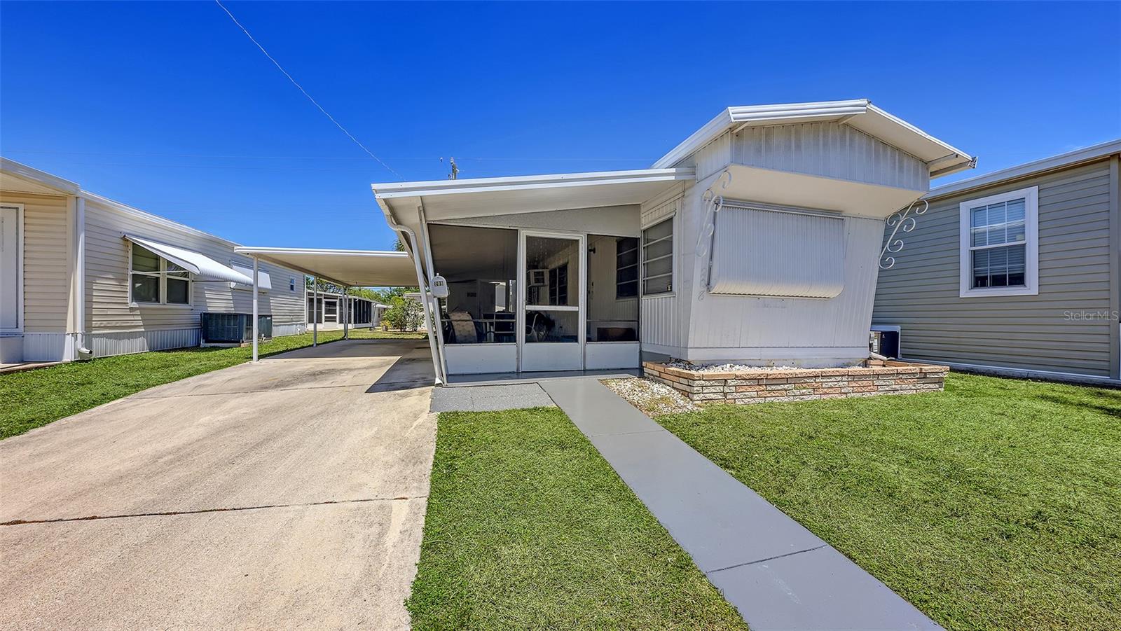 208 SOUTHWINDS DRIVE