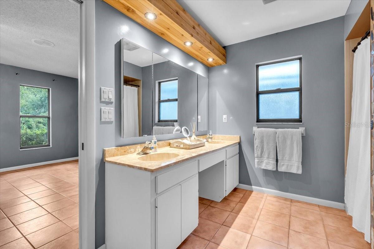 CENTER GATE ESTATE VILL 5 - Residential