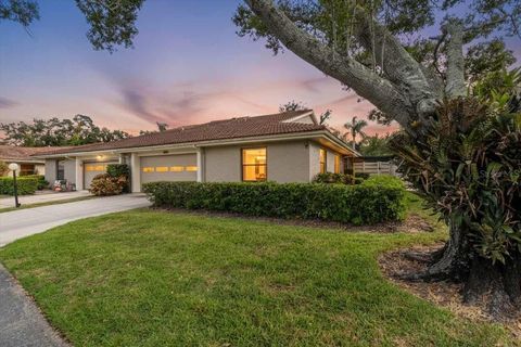 Photo of 4565 Lakecrest Place #18, Sarasota, FL 34233 (MLS # A4668445)