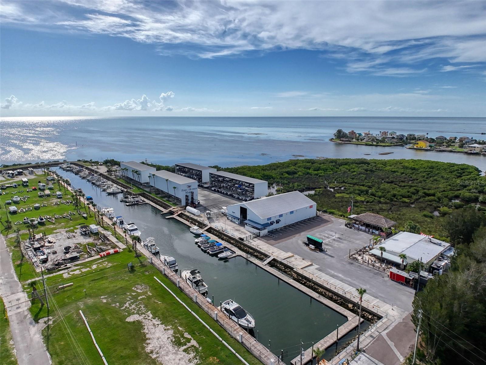 WATERWAY SHORES - Land