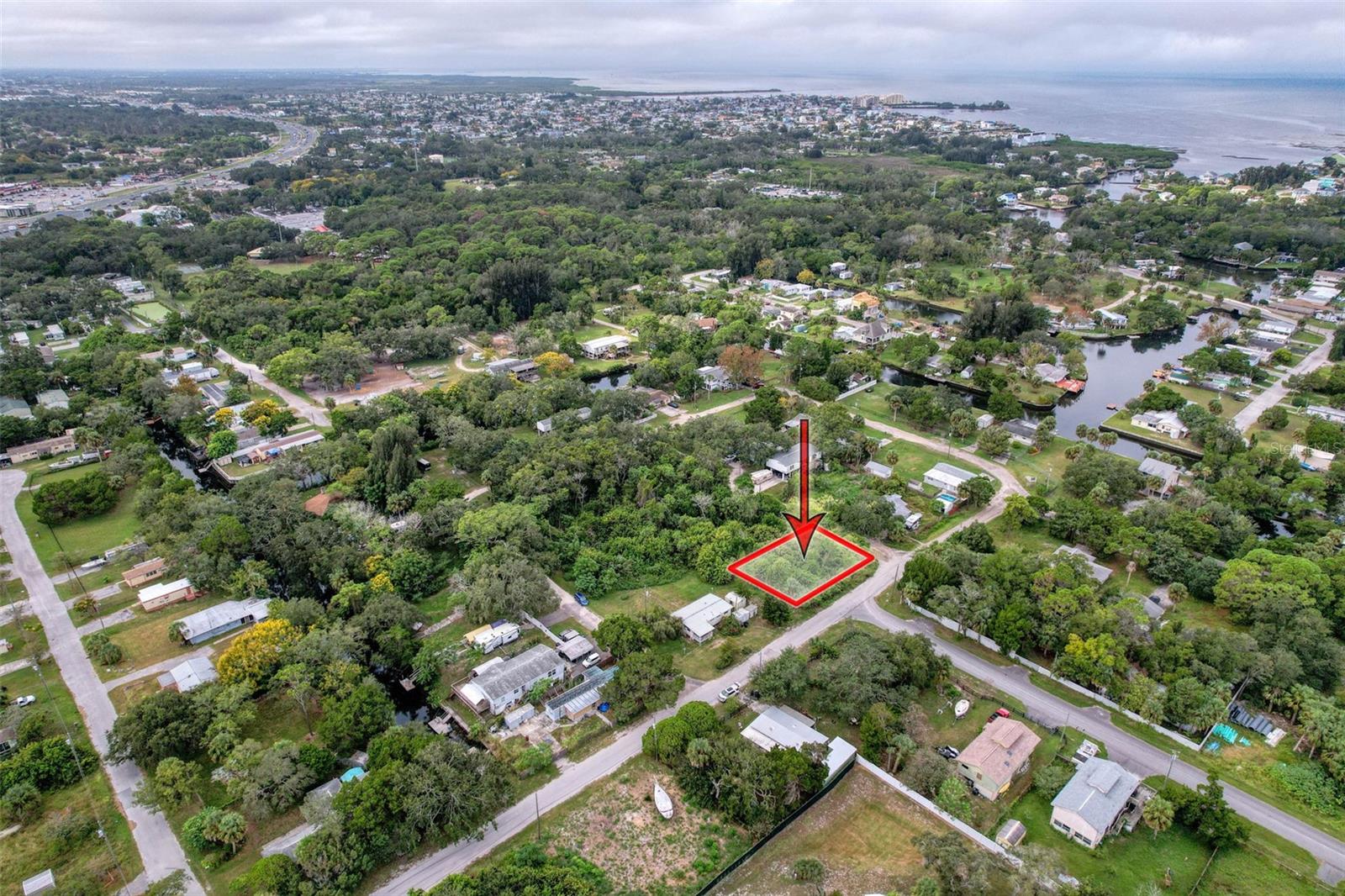 WATERWAY SHORES - Land