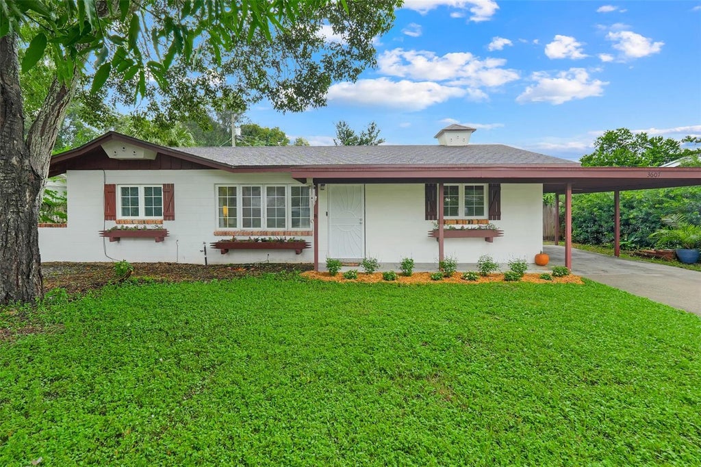 Photo of 3607 S Crystal Lake Drive, Orlando, FL 32806 (MLS # G5118753)