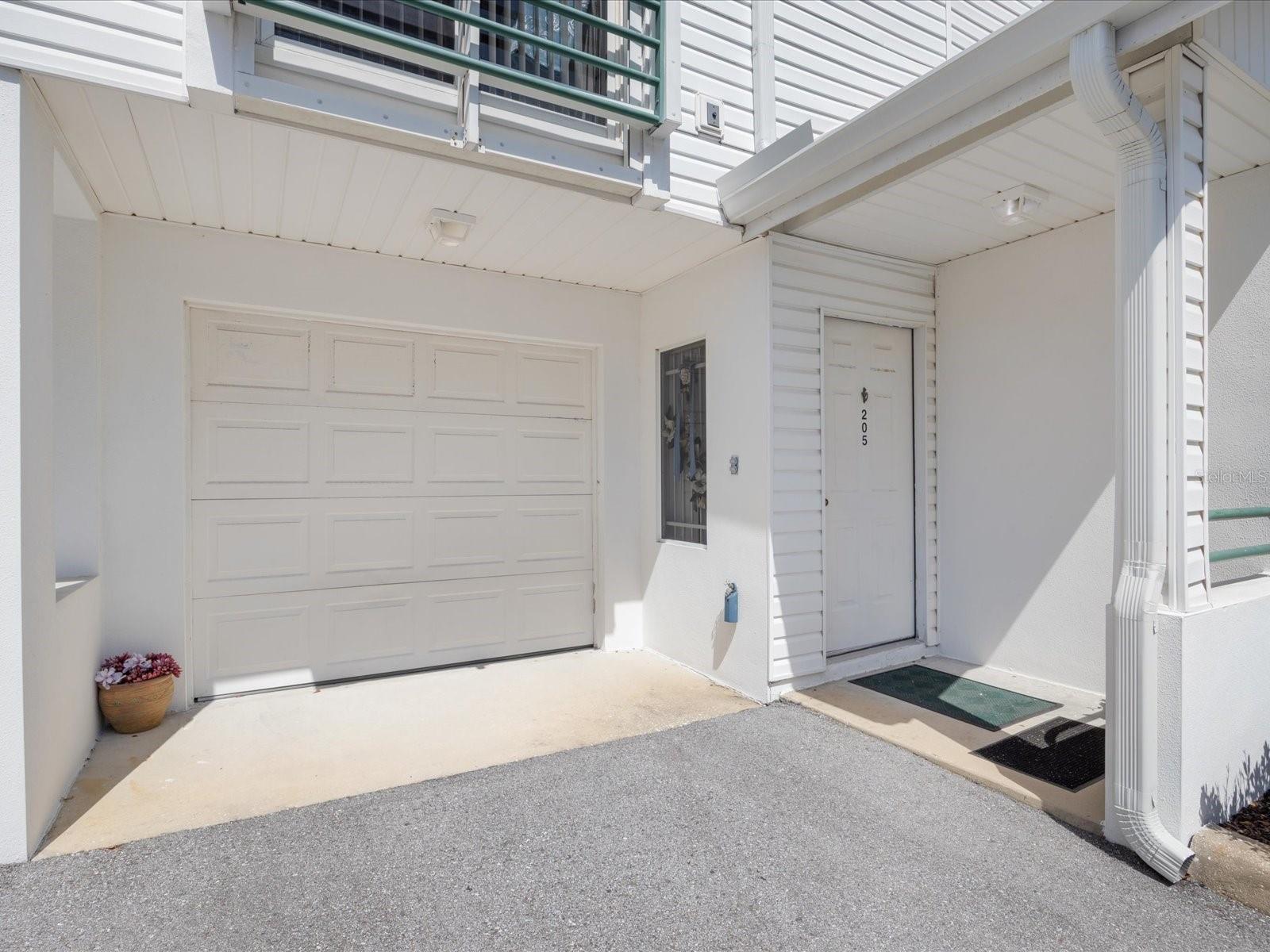 320 ISLAND WAY 205