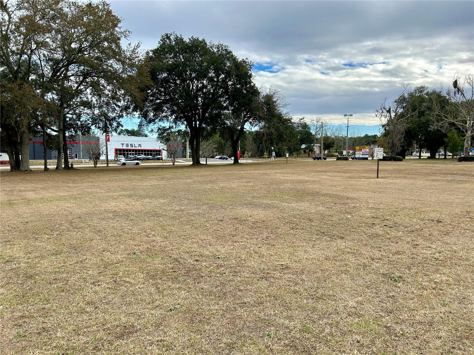 HAMILTON PARK - Land