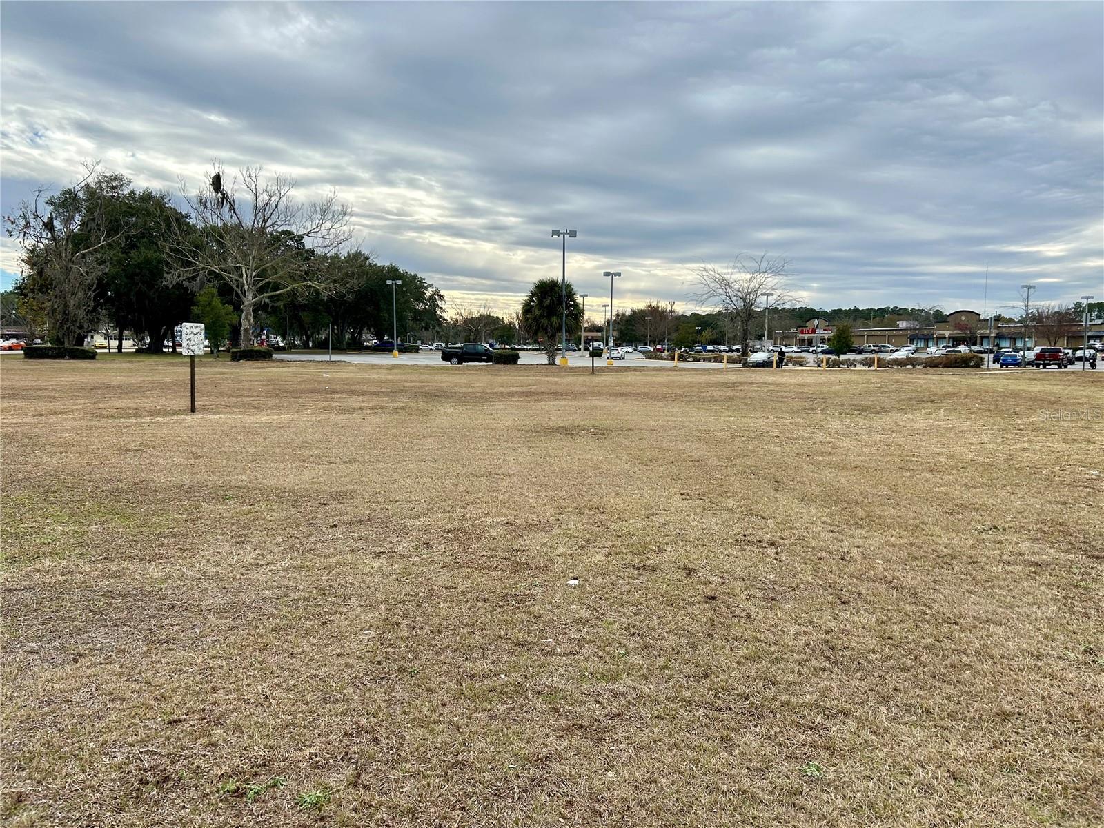 HAMILTON PARK - Land