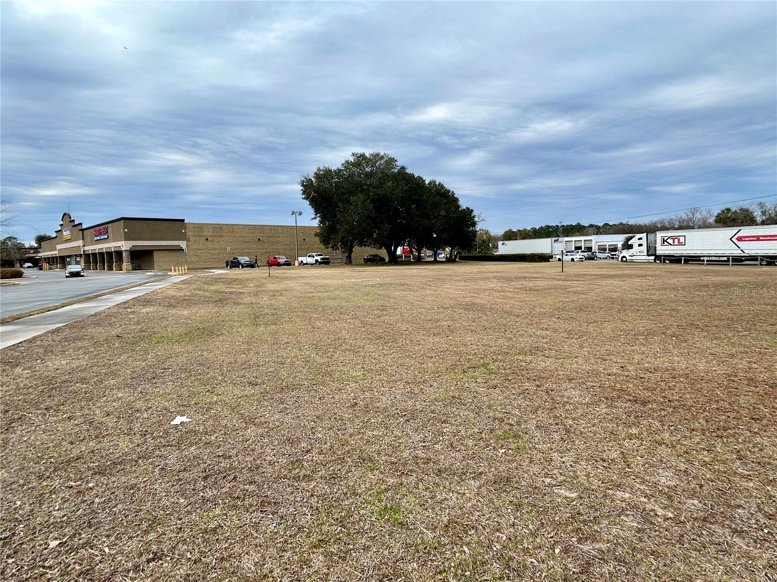 HAMILTON PARK - Land