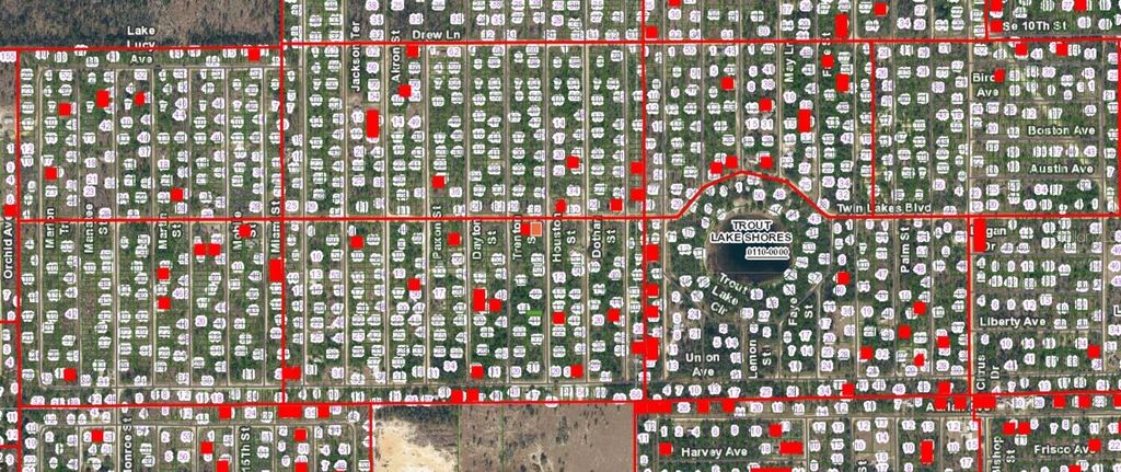 Photo of 5 Twin Lakes Boulevard, Interlachen, FL 32148 (MLS # A4670522)