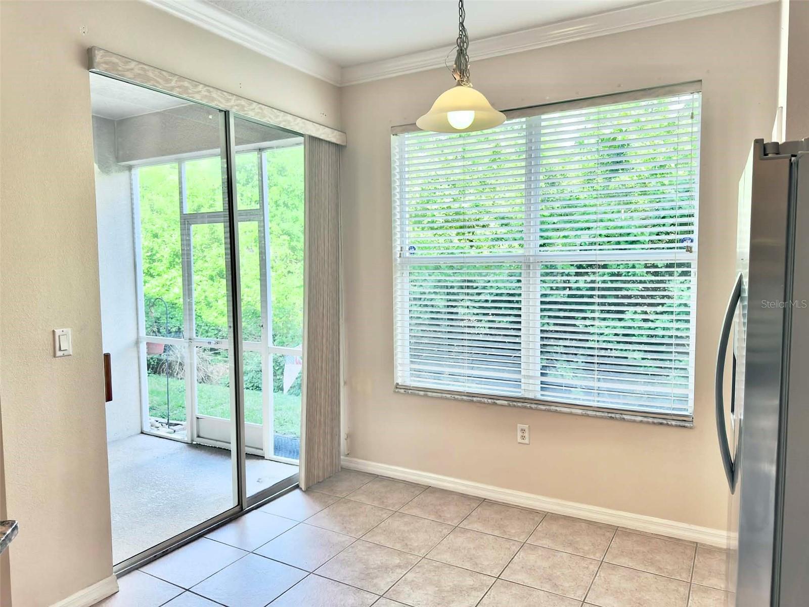 HUNTINGTON RIDGE TWNHMS - Residential