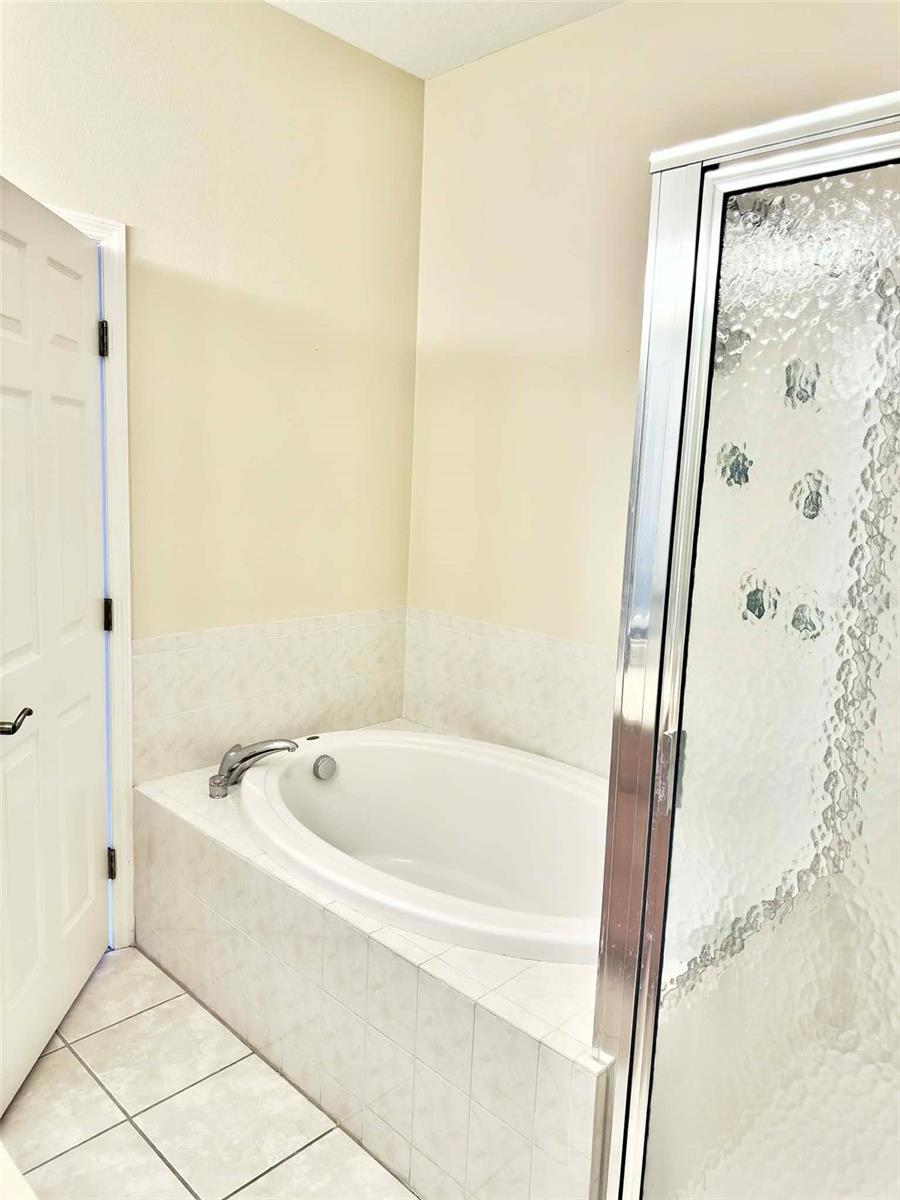 HUNTINGTON RIDGE TWNHMS - Residential