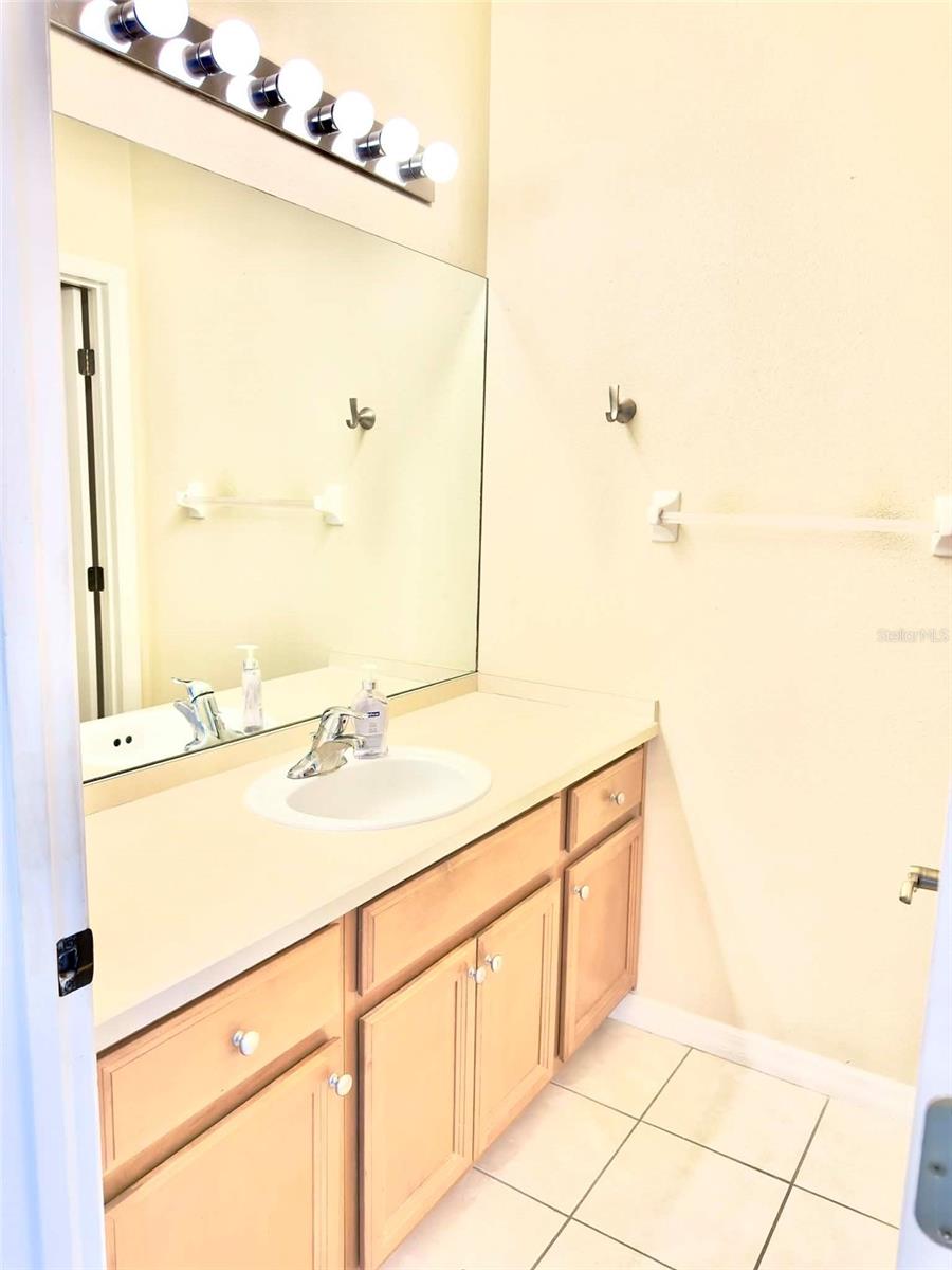 HUNTINGTON RIDGE TWNHMS - Residential