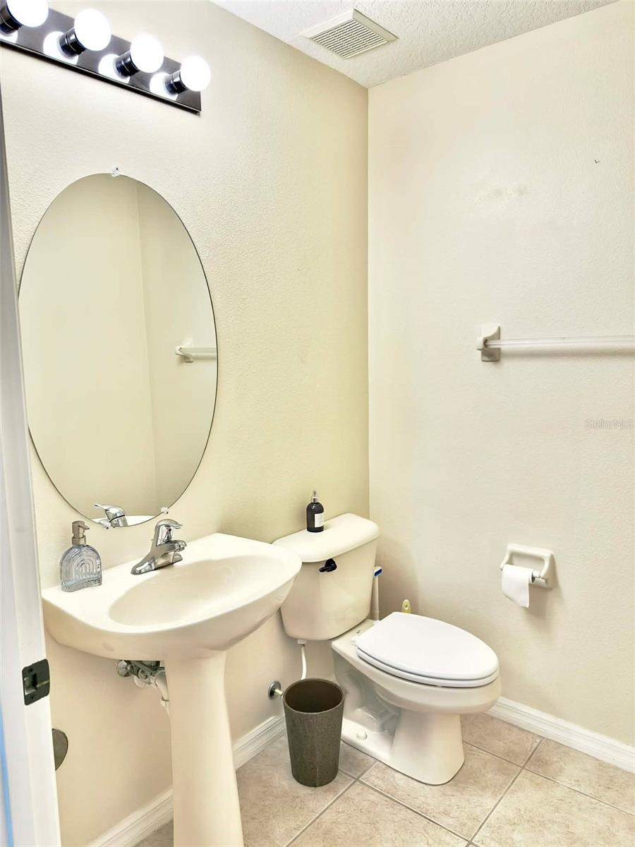 HUNTINGTON RIDGE TWNHMS - Residential