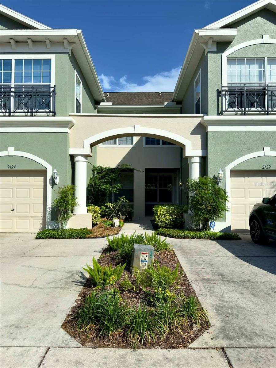 HUNTINGTON RIDGE TWNHMS - Residential