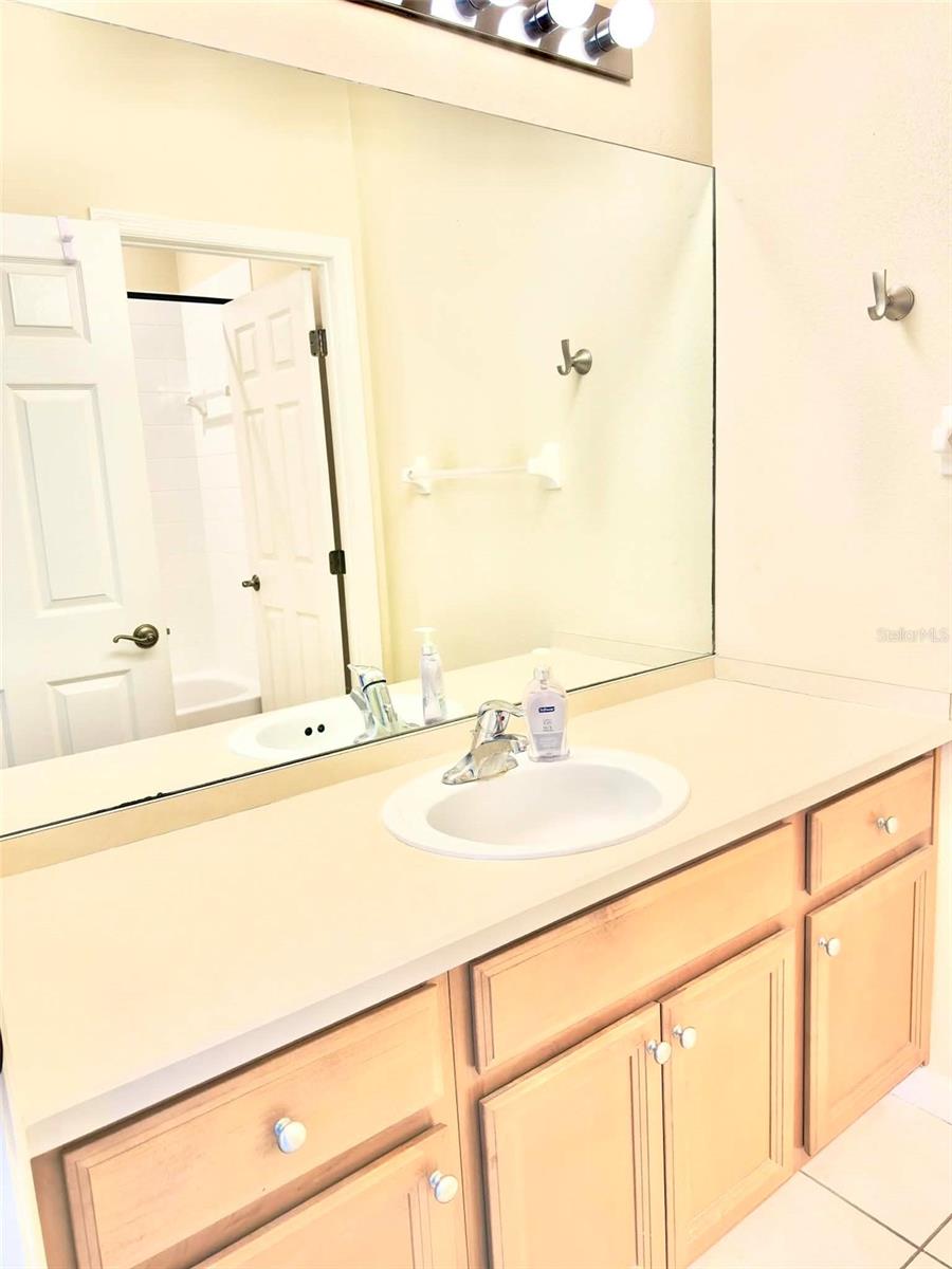 HUNTINGTON RIDGE TWNHMS - Residential