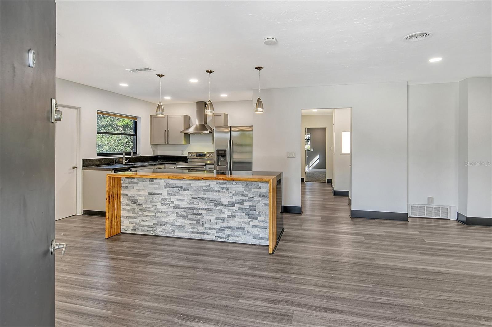 SOUTH GATE - Residential