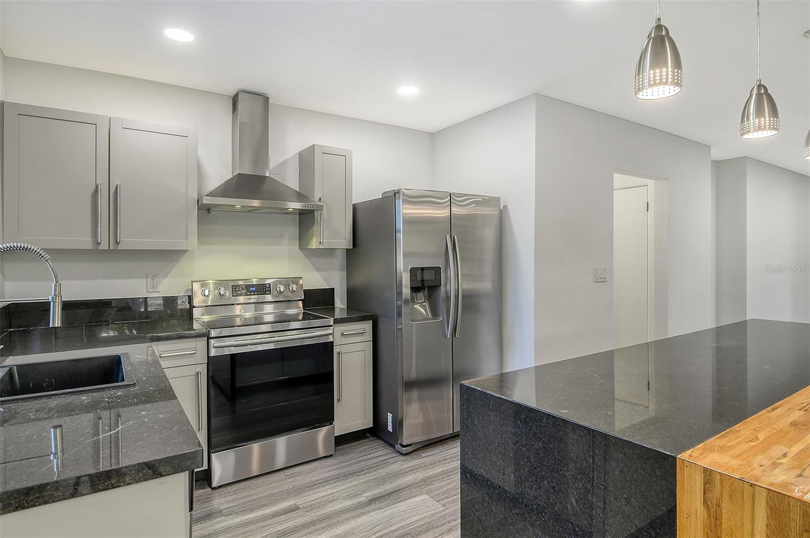 SOUTH GATE - Residential