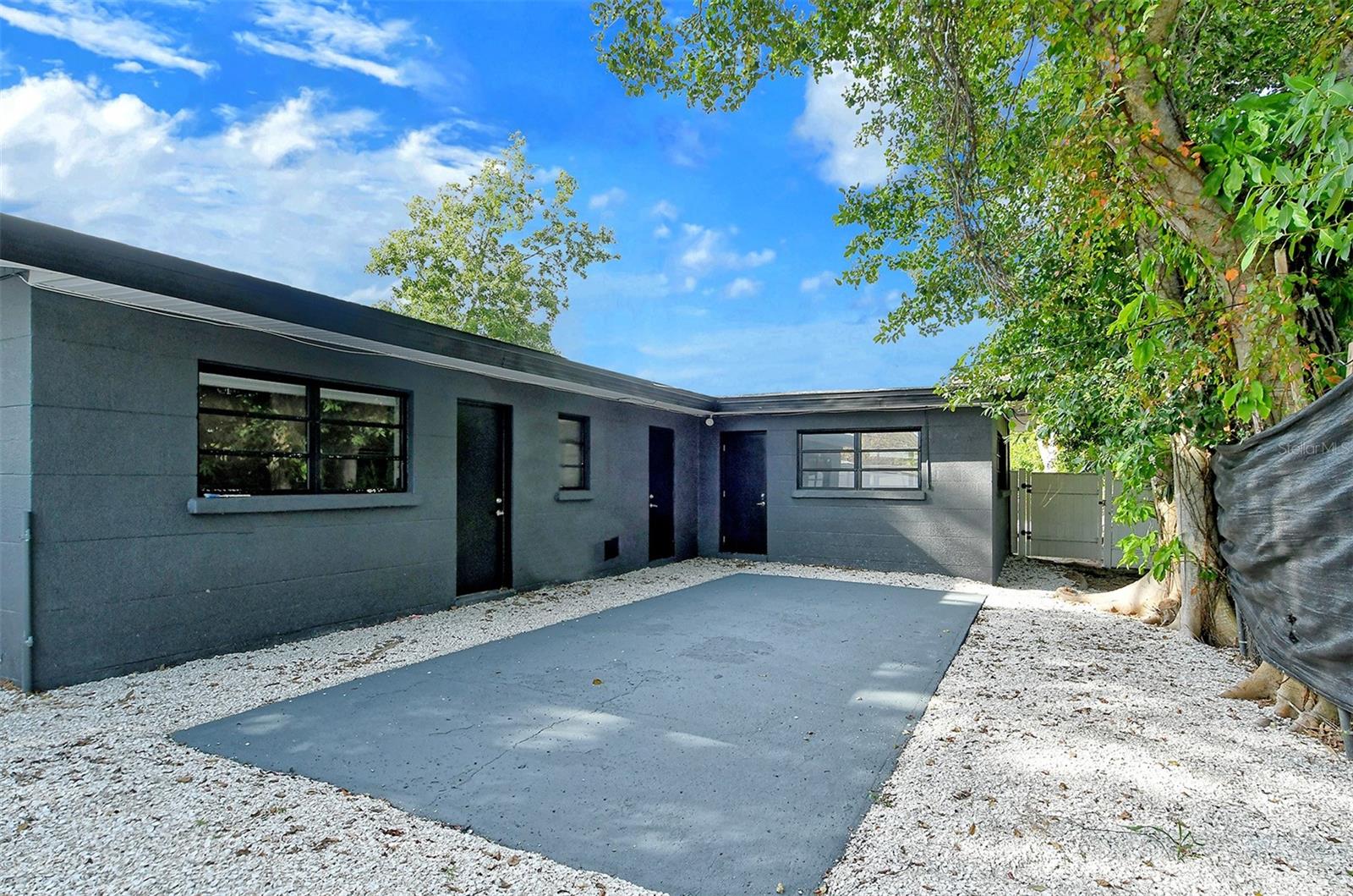 SOUTH GATE - Residential