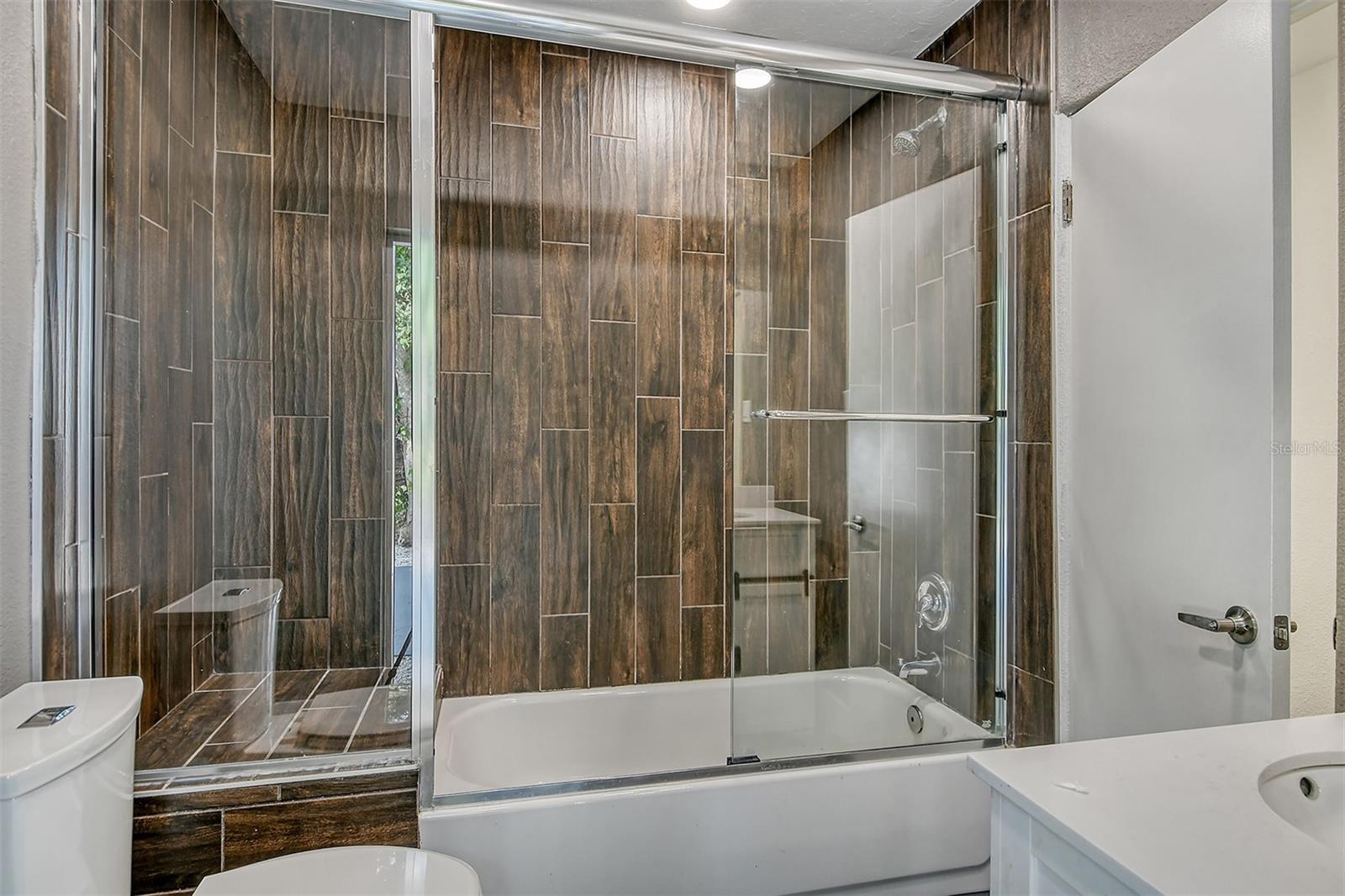 SOUTH GATE - Residential