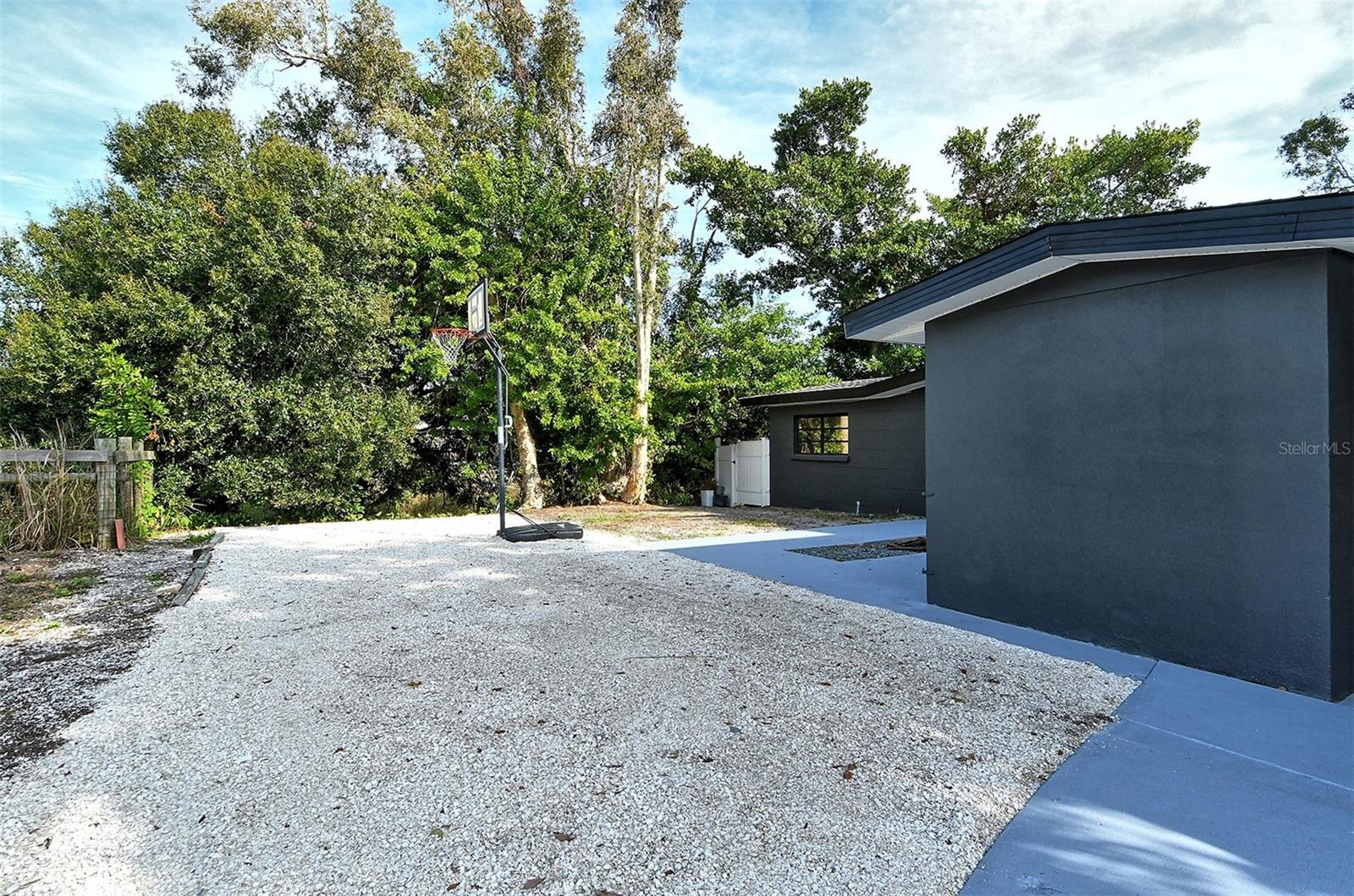 SOUTH GATE - Residential