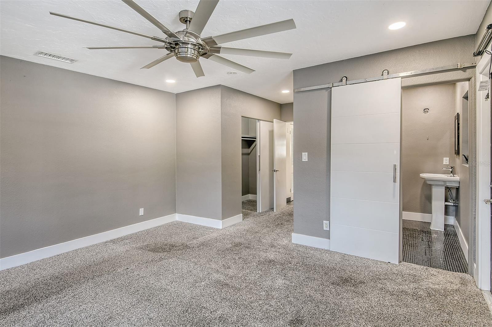 SOUTH GATE - Residential